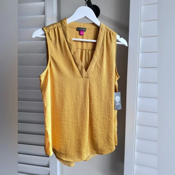 Vince Camuto. Size S - Picture 1 of 6